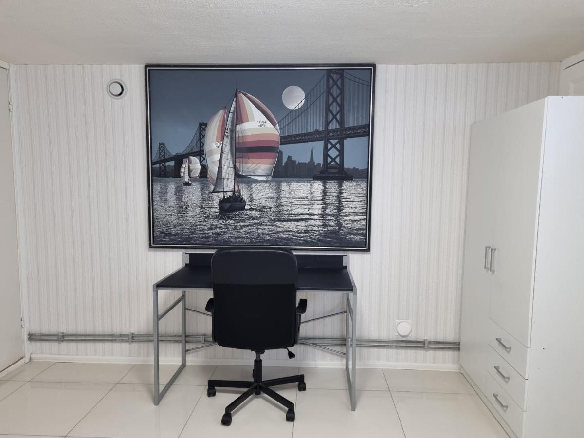 Moonlight - Trevlig Kallarlagenhet Appartement Broby Buitenkant foto
