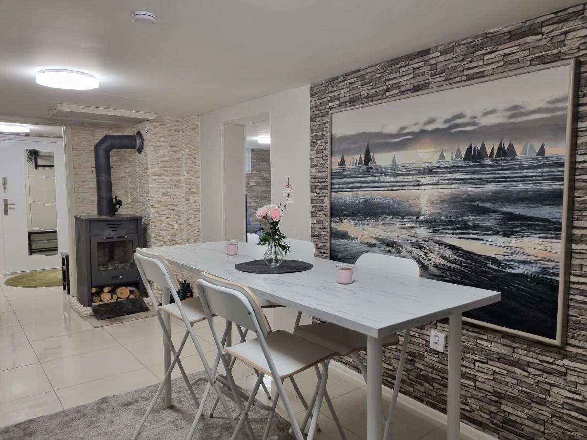 Moonlight - Trevlig Kallarlagenhet Appartement Broby Buitenkant foto