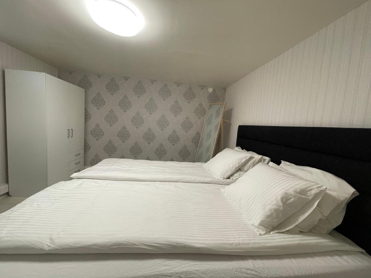 Moonlight - Trevlig Kallarlagenhet Appartement Broby Buitenkant foto